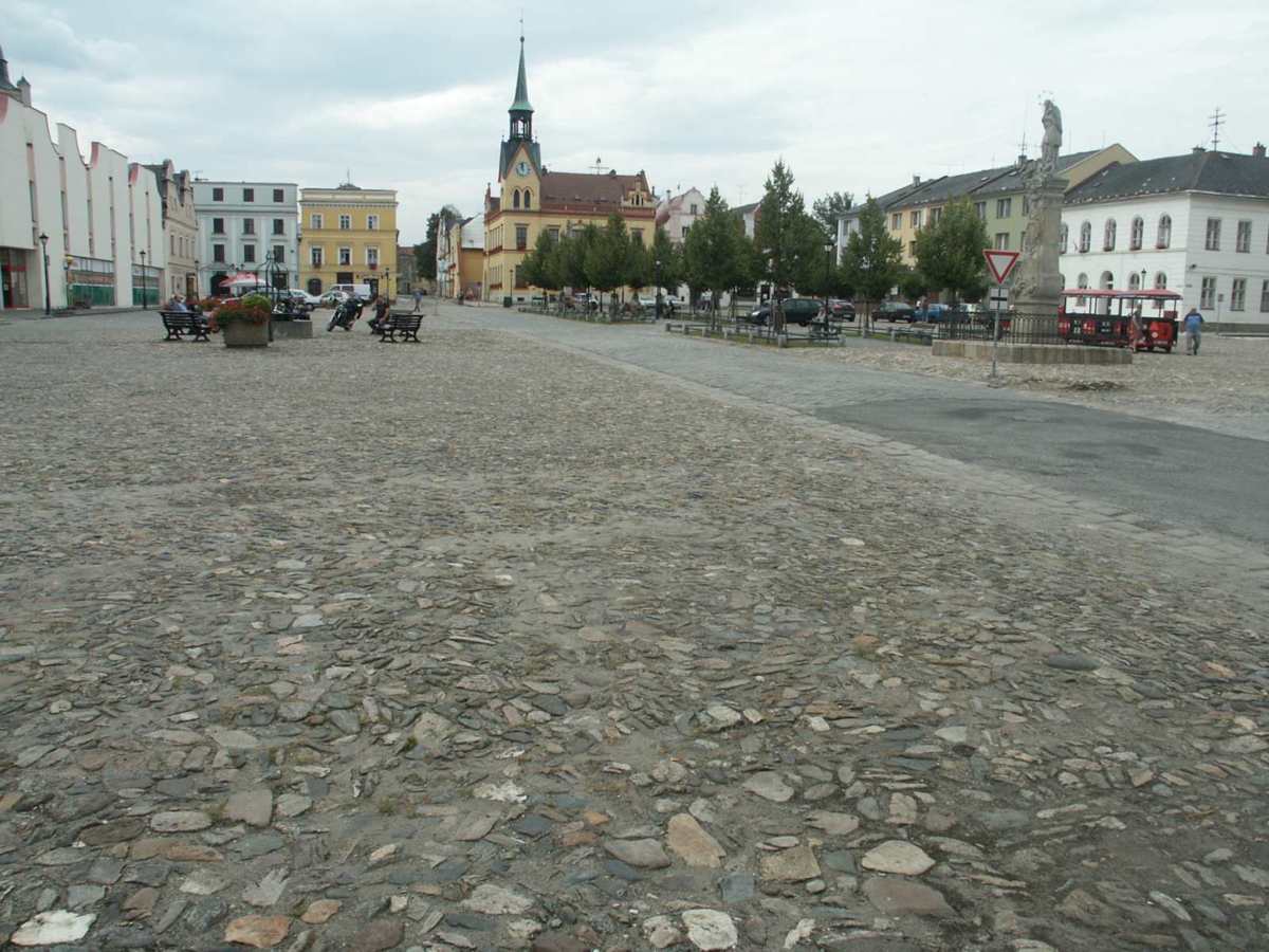 1 Náměstí ve Vidnavě s valounovou dlažbou, foto Aleš Uhlíř